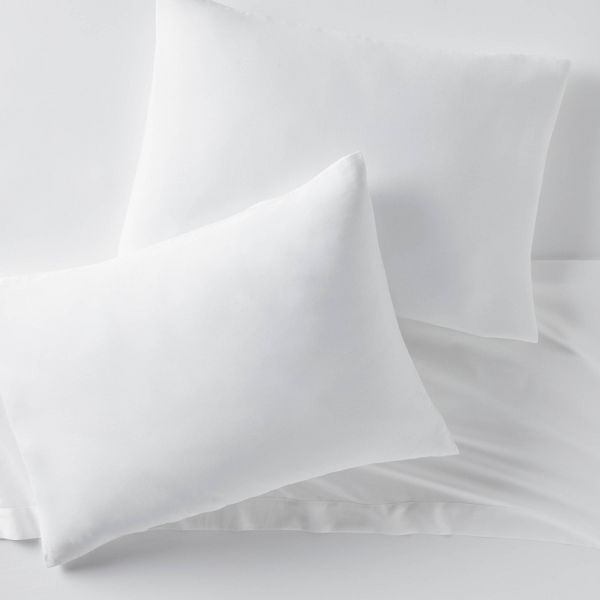 Easy Care Cotton Blend Sateen Pillowcase - White - Standard/Queen - Room Essentials™