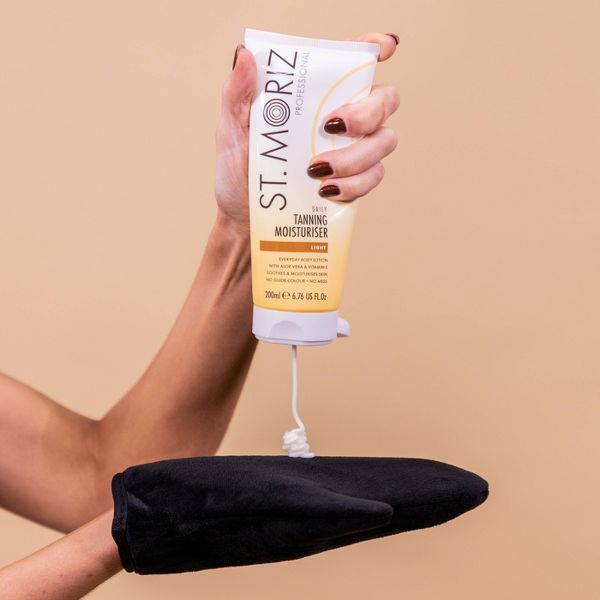 St. Moriz Daily Moisturizing Self Tanner - 6.76 fl oz