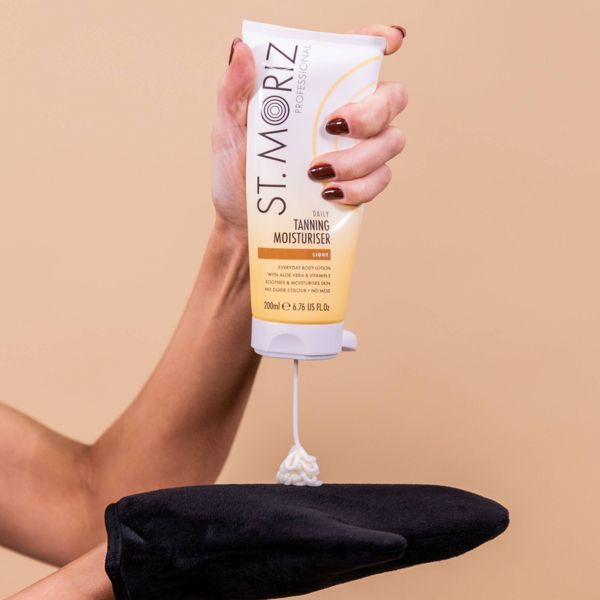 St. Moriz Daily Moisturizing Self Tanner - 6.76 fl oz
