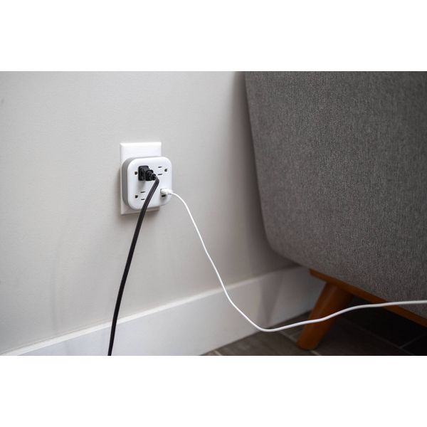 GE 3 Outlet Surge Tap with 1 USB-A and 1 USB-C 980 Joules White