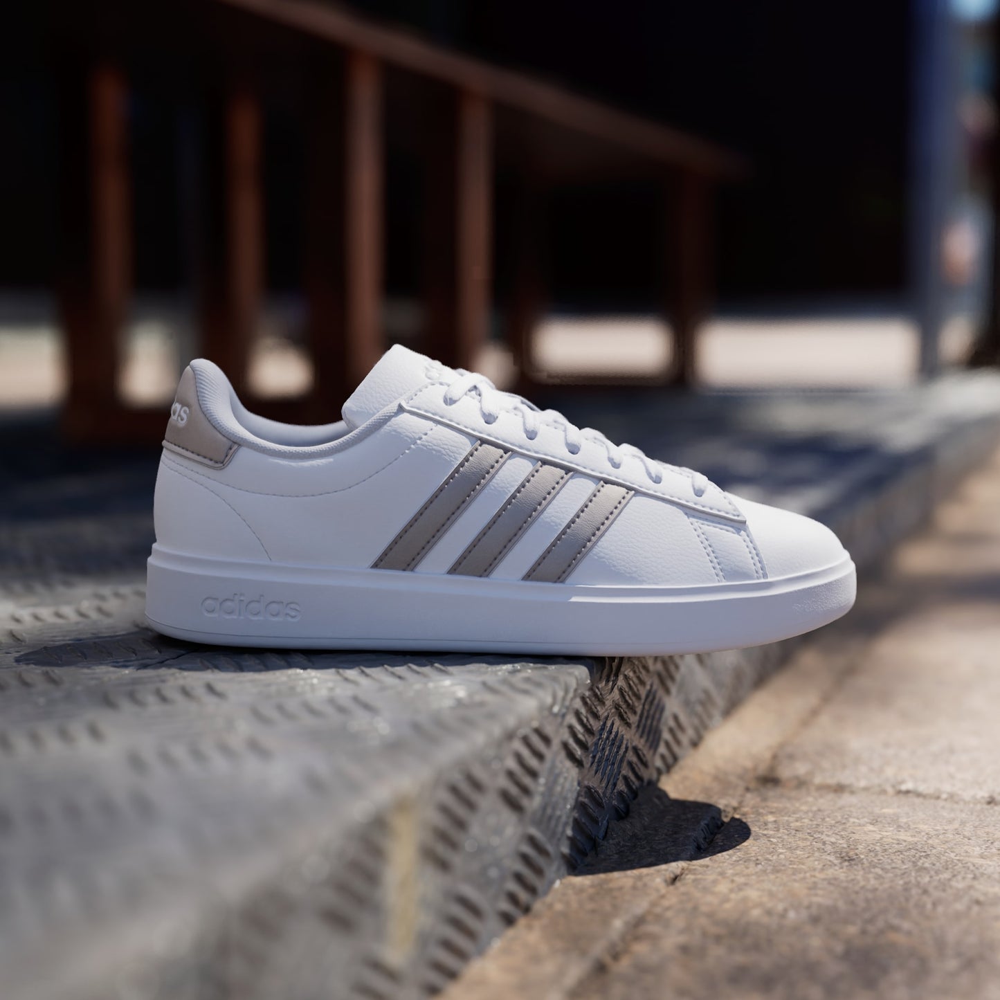 Women's Comfortable Short Trainers Adidas Grand Court Cloudfoam - Platinum Metallic - Size  M 7.5 / W 8.5