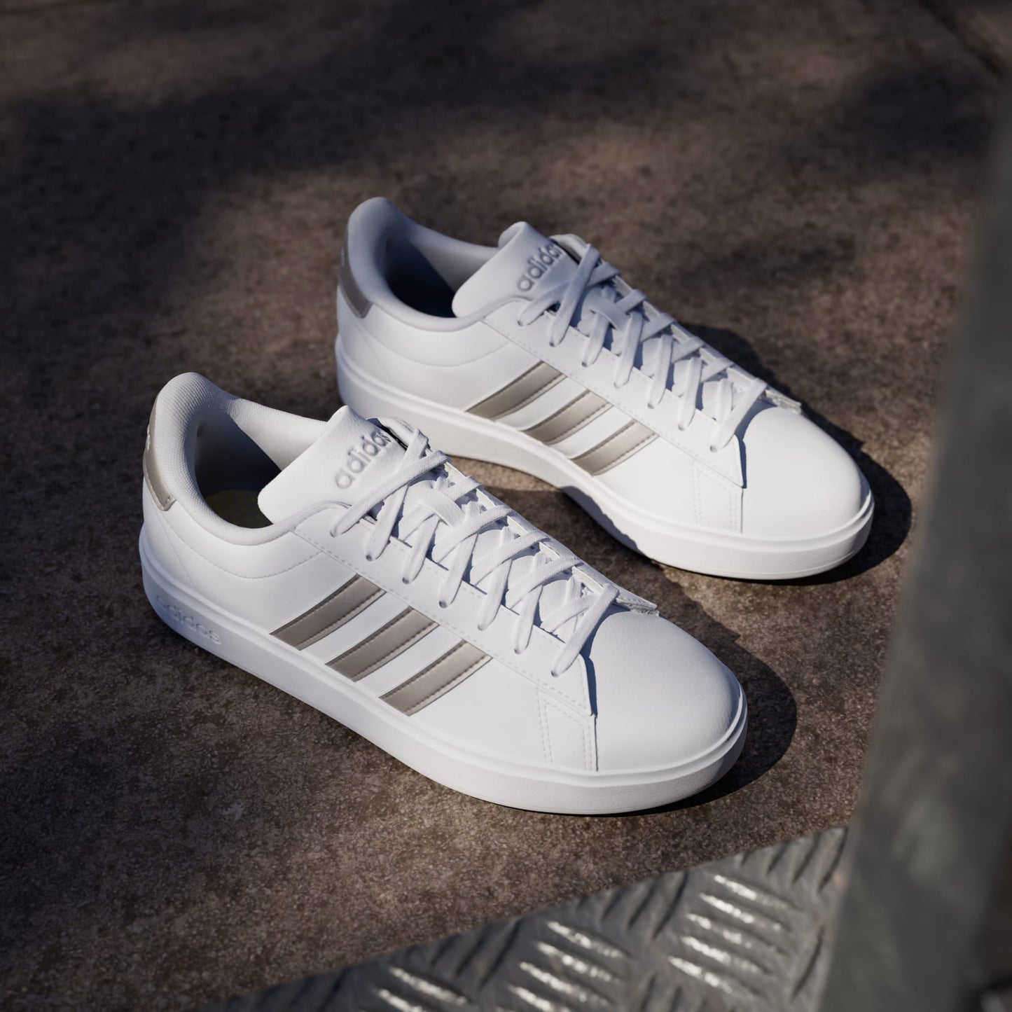 Women's Comfortable Short Trainers Adidas Grand Court Cloudfoam - Platinum Metallic - Size  M 7.5 / W 8.5