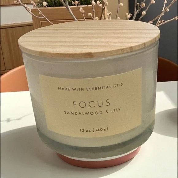 Threshold “Focus” Candle – Sandalwood & Lily – 12 oz